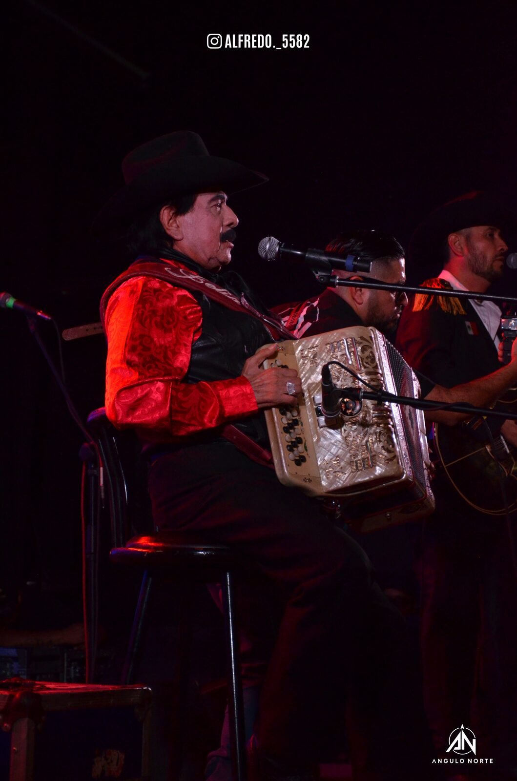 Félix Gallegos con el público